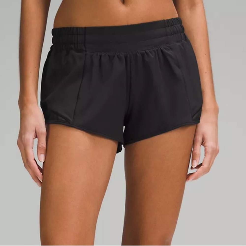 lululemon athletica Hotty Hot Low-Rise Lined Short 2.5"